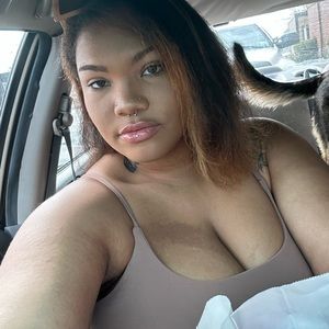 Meet your Posher, Tee